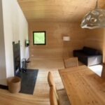 Chalet Vogelsberg - großzügiger Wohn-Essbereich mit Terrassenzugang